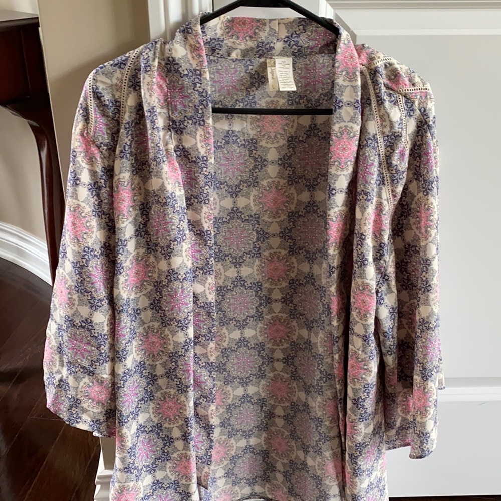 Short cardigan/sweater